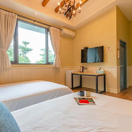 羅東夜市舒果shugo B&B 近清溝夜市 國旅卡特約店 配合手作早餐店及租車行 Luodong Esterno foto
